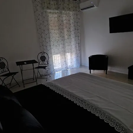 Bed & Breakfast Black And White 17 Barletta