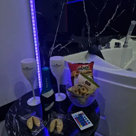 Black And White 17 Отель типа 