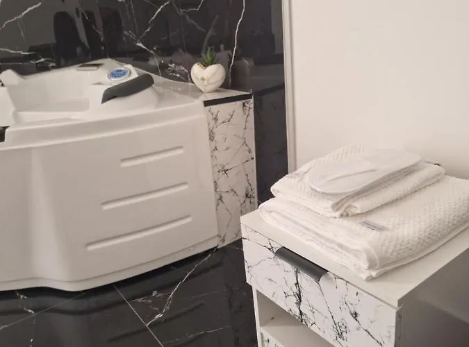 Black And White 17 Frühstückspension